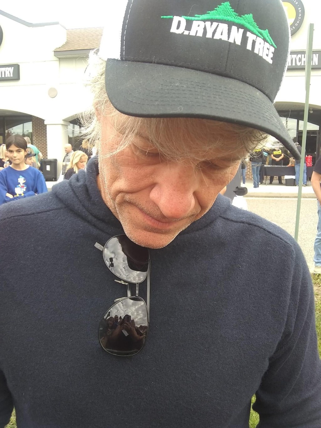 Bon Jovi Hosts Annual First Responder Chili&nbsp;Cook-Off