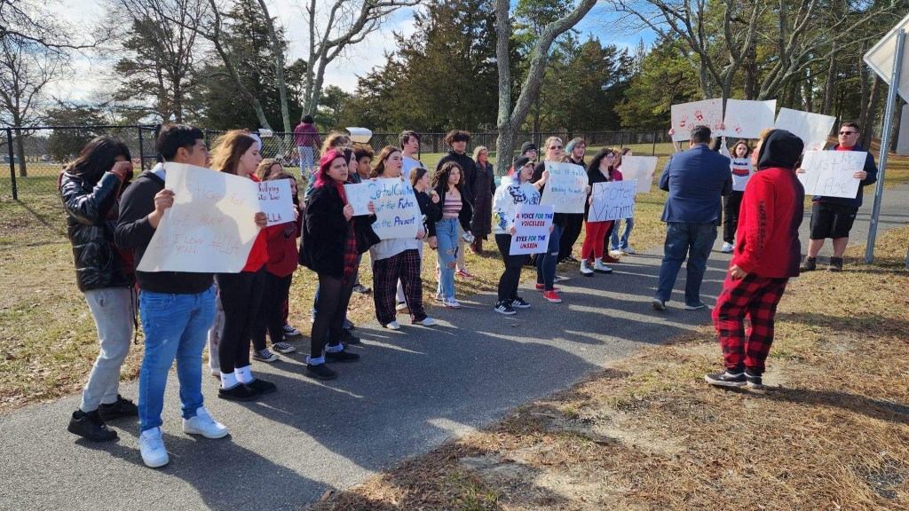 Central Regional Students Protesting at Veterans&nbsp;Park