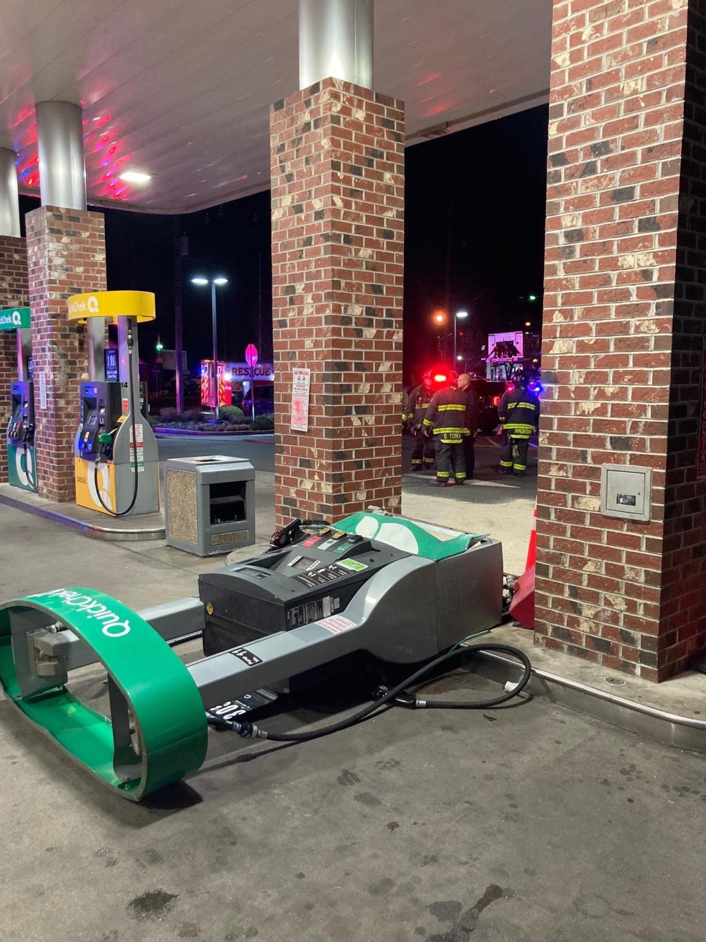 Car Crashes Into Gas&nbsp;Pump