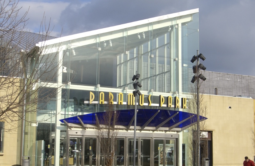 Multiple Law Enforcement Departments Trying To Break Up Brawl at&nbsp;Mall