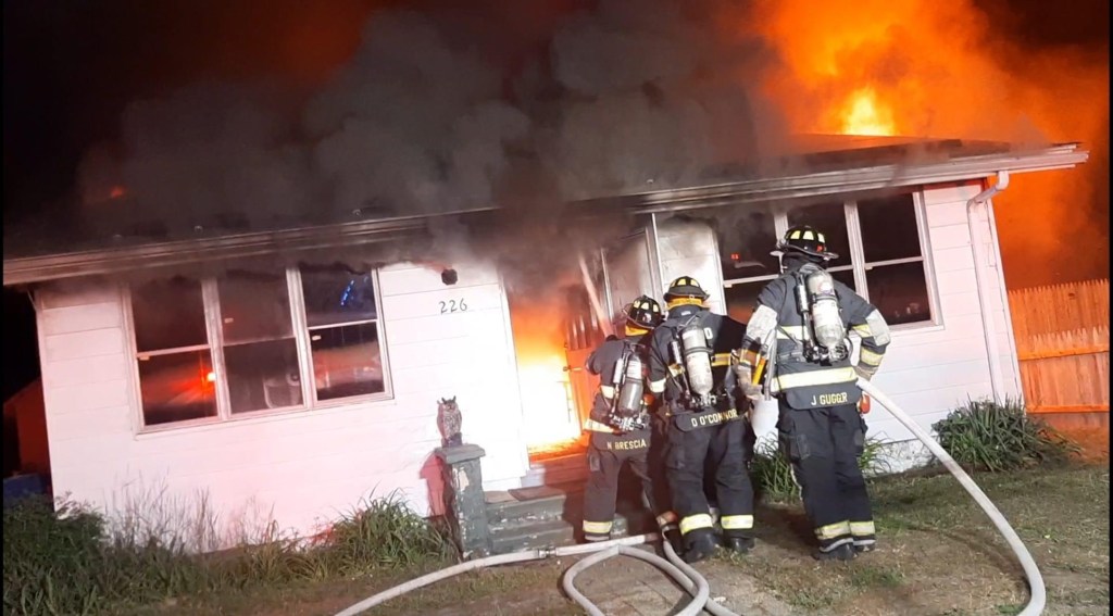 Pet Perished and Fireman Injured in Overnight&nbsp;Fire